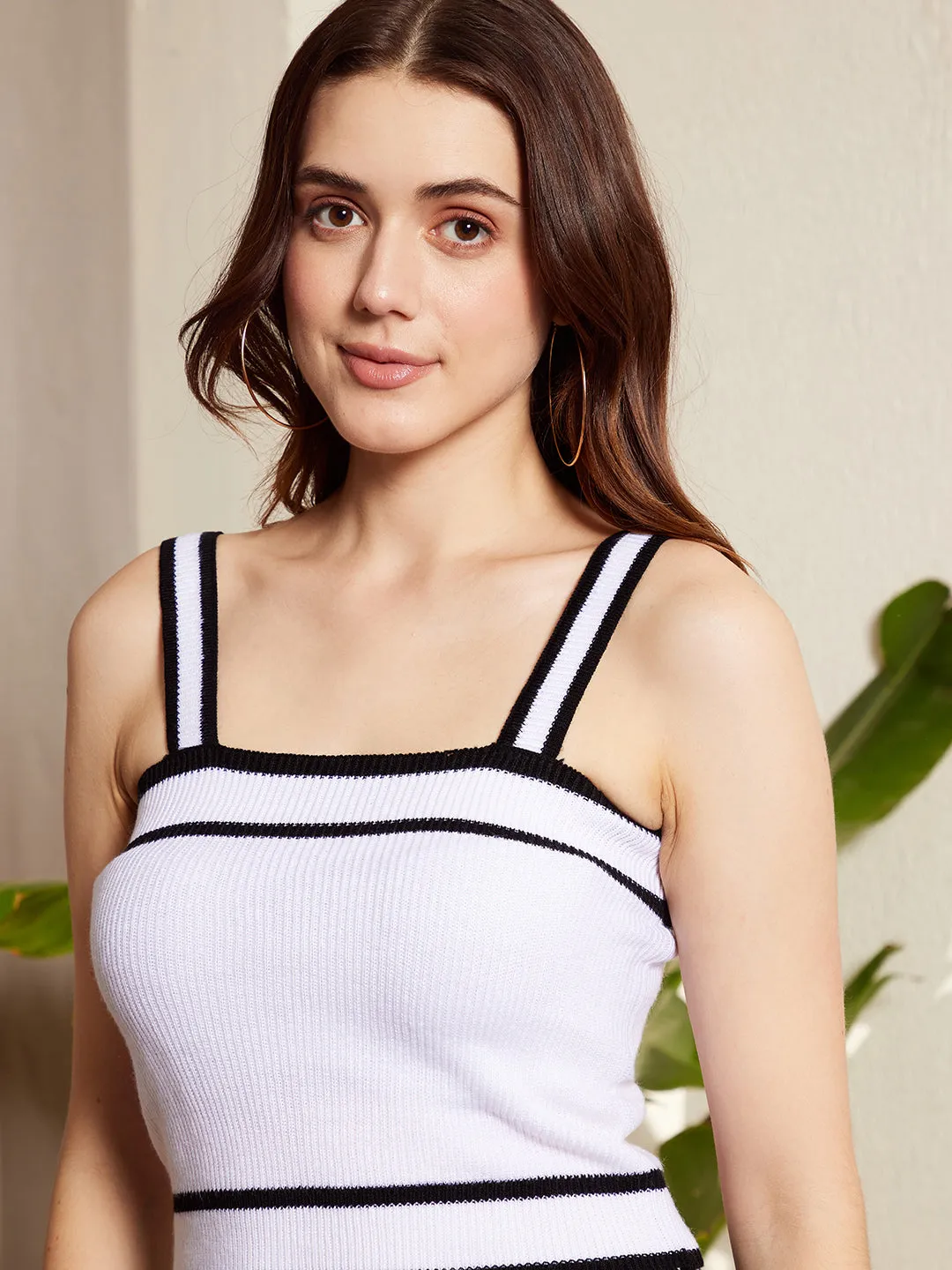 Berrylush Women Striped White & Black Square Neck Sleeveless Contrast Trim Acrylic Ribbed Hem Crop Sweater