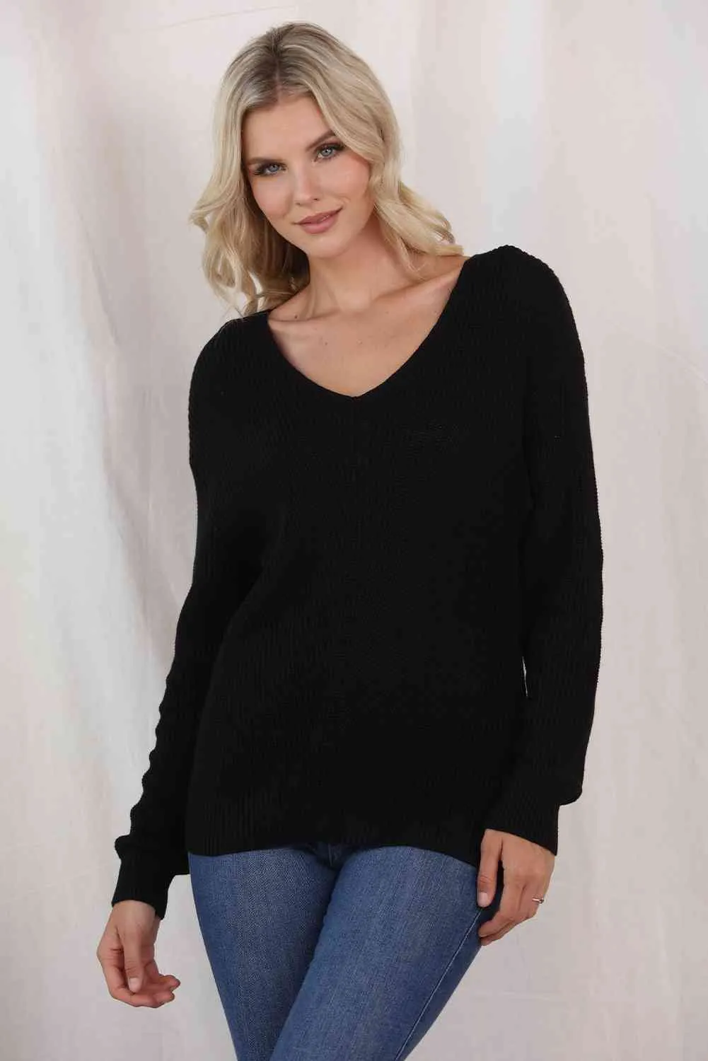 Long Sleeve V-Neck Knit Top