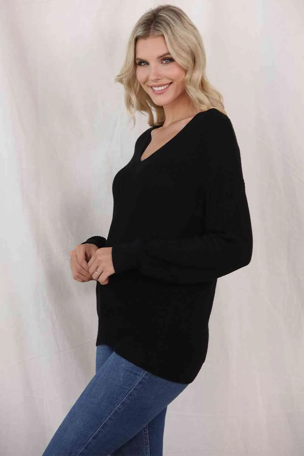 Long Sleeve V-Neck Knit Top