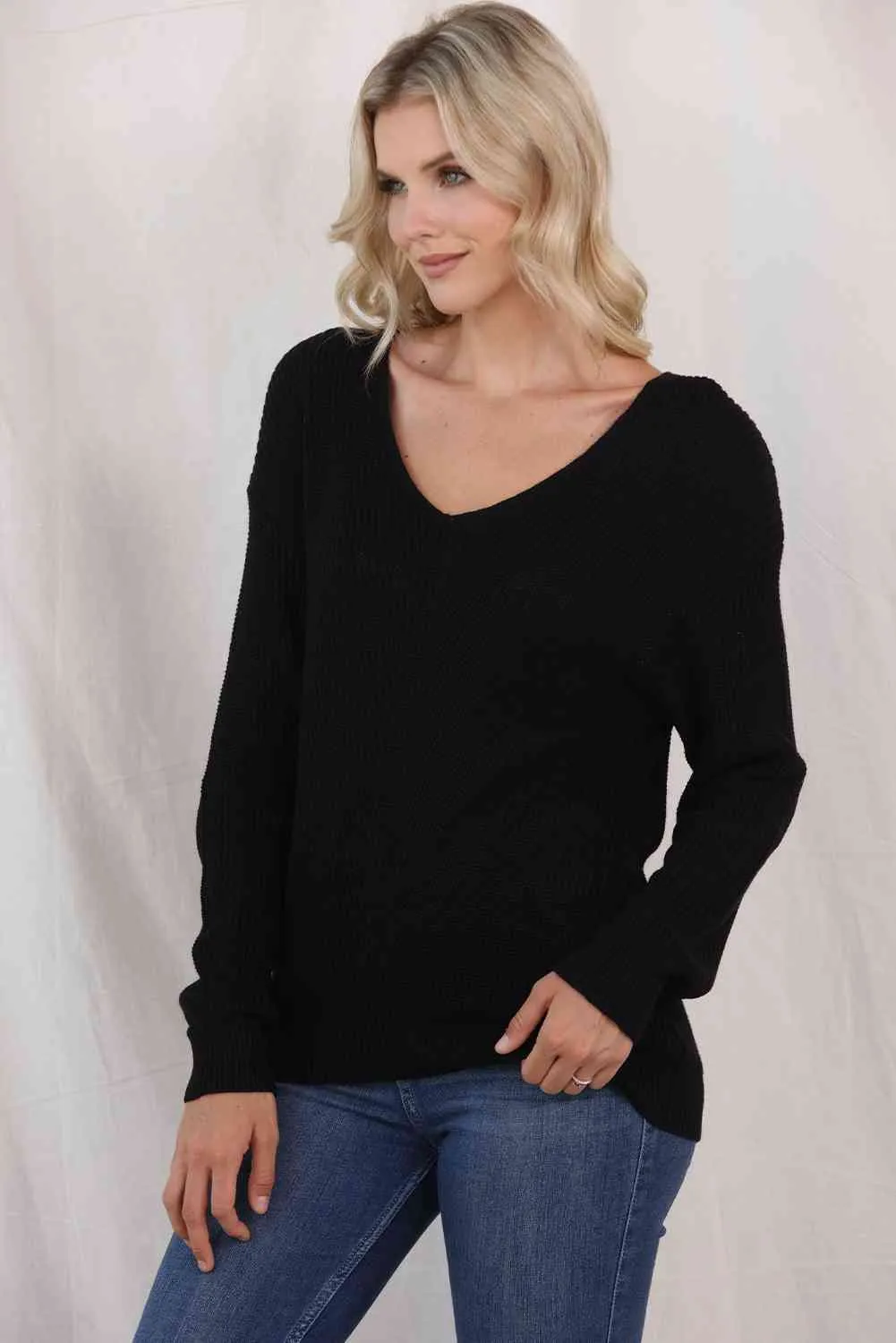 Long Sleeve V-Neck Knit Top