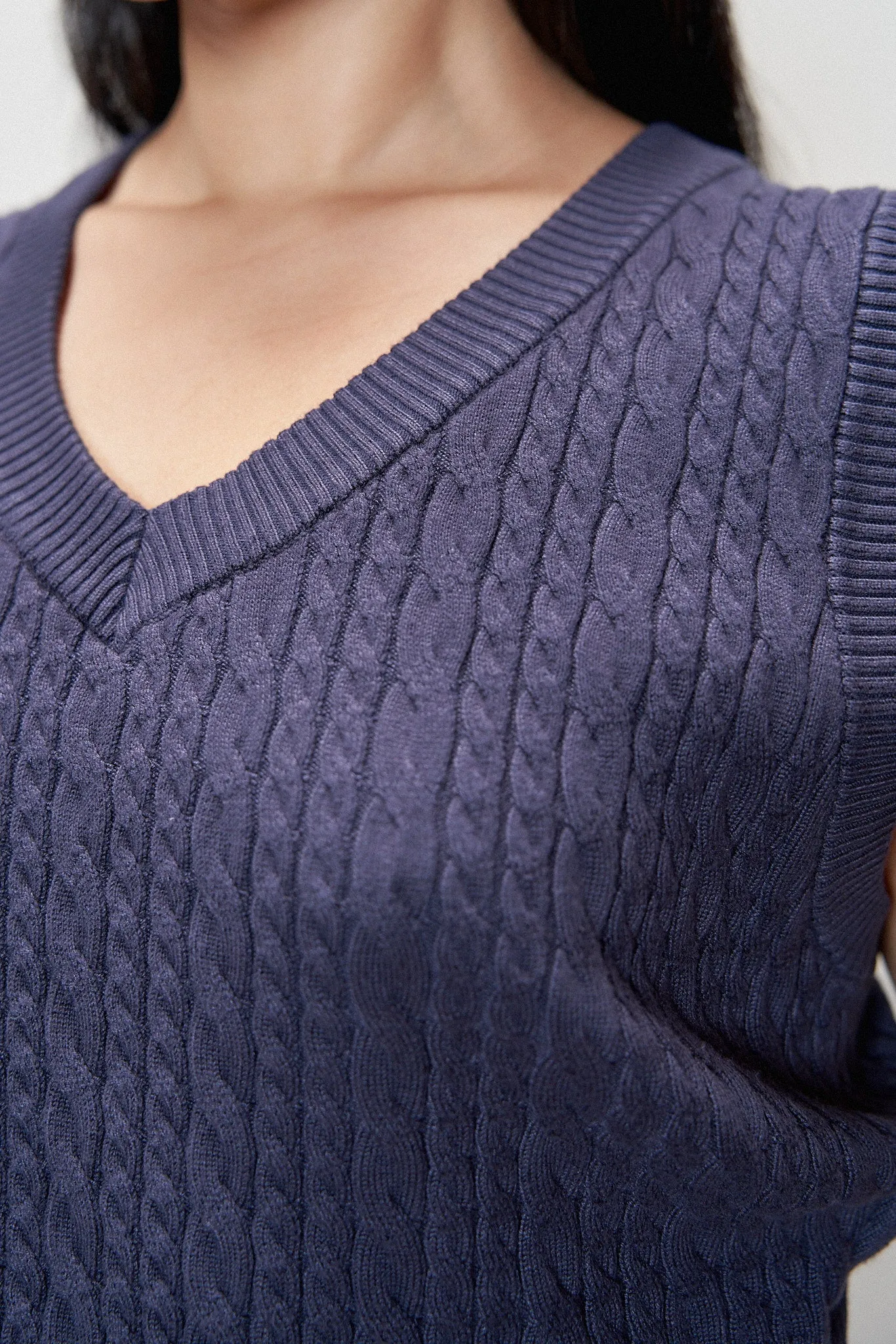 Viscose Cableknit Vest Navy