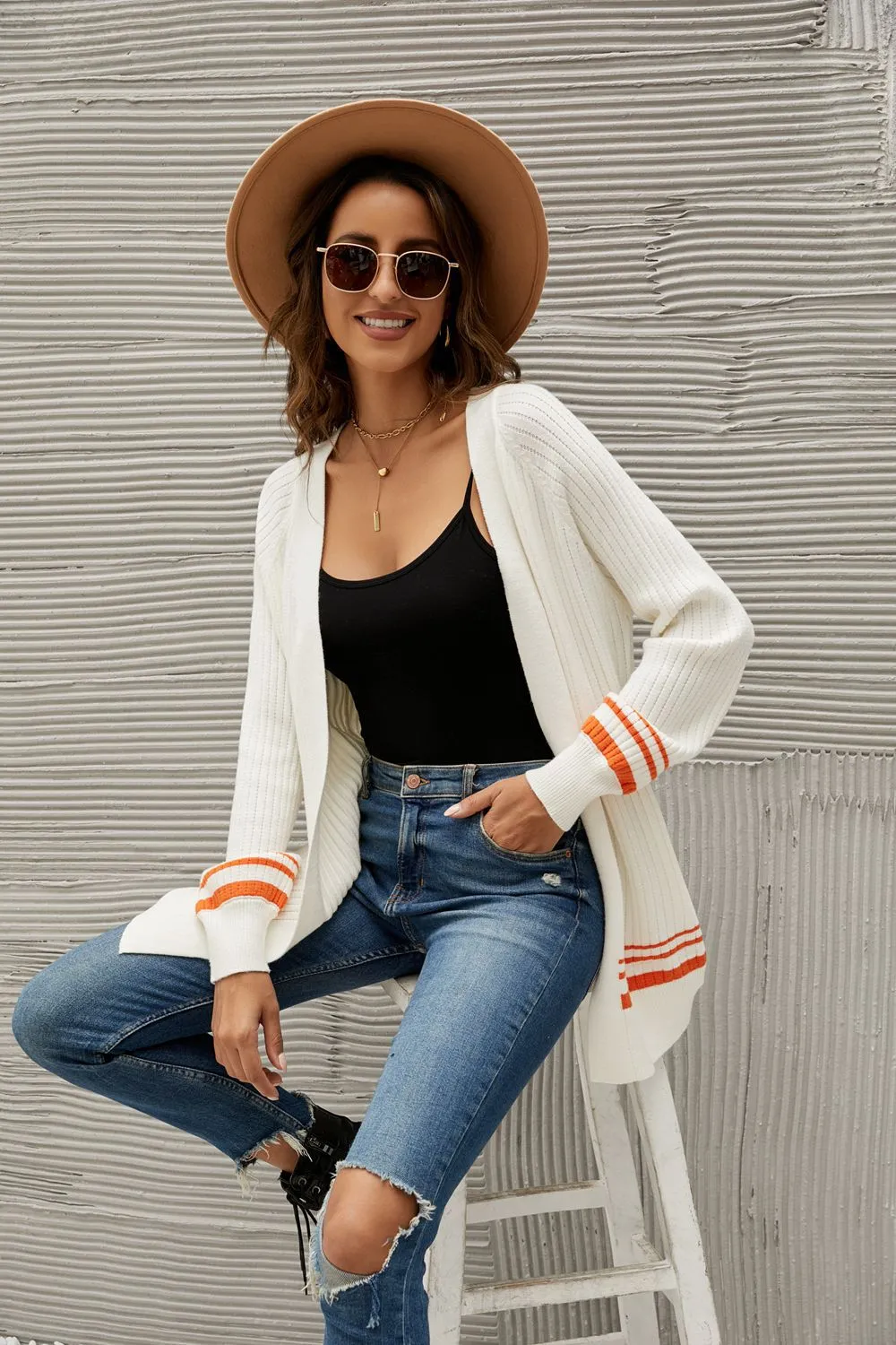 White Casual Women's Wholesale Sweaters and Cardigans